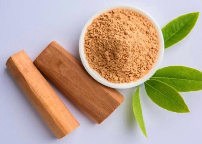 Cendana (Santalum album L.)